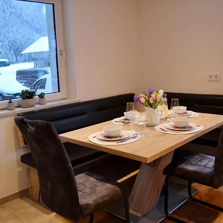 Emmi Neukirchen am Großvenediger