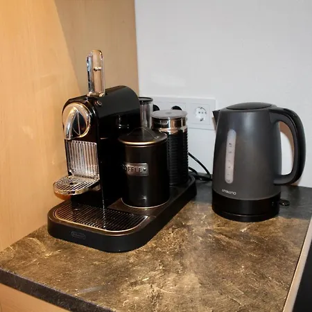 Emmi Apartment *